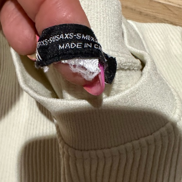 Cropped Ribbed Zara T - Picture 6 of 9